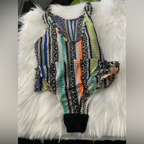 Women’s Patterned Body Suit - Picture 6 of 9